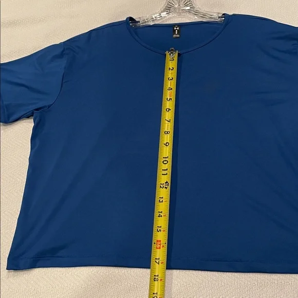 NWT Under Armour Women's Motion Blue Short Sleeve Loose Fit T-Shirt Size Medium - Picture 5 of 9